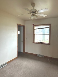 460 West Gridley Street Bushnell, IL 61422 - Photo 7 of 30 an empty room with a window