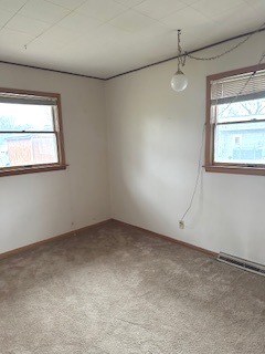 460 West Gridley Street Bushnell, IL 61422 - Photo 8 of 30 an empty room with a window