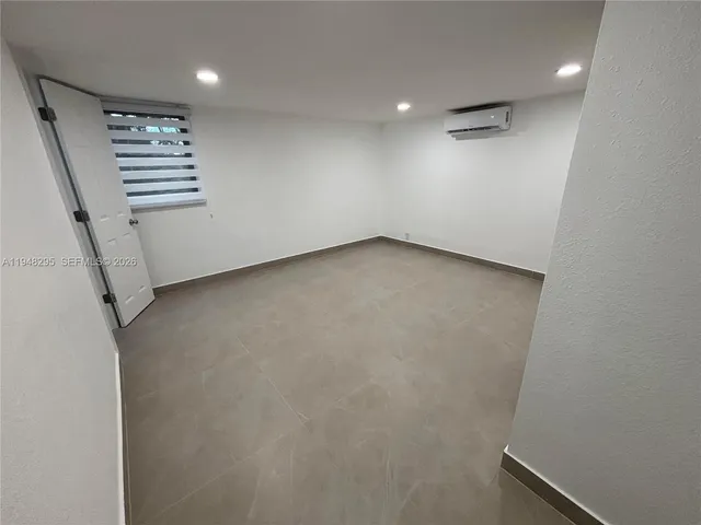 $1,900 | 30 East 44th Street, Unit 30, Hialeah, FL 33013