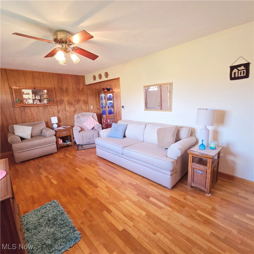 1549 New England Ridge Road Washington, WV 26181 - Photo 22 of 27 Addl. view of livingroom.