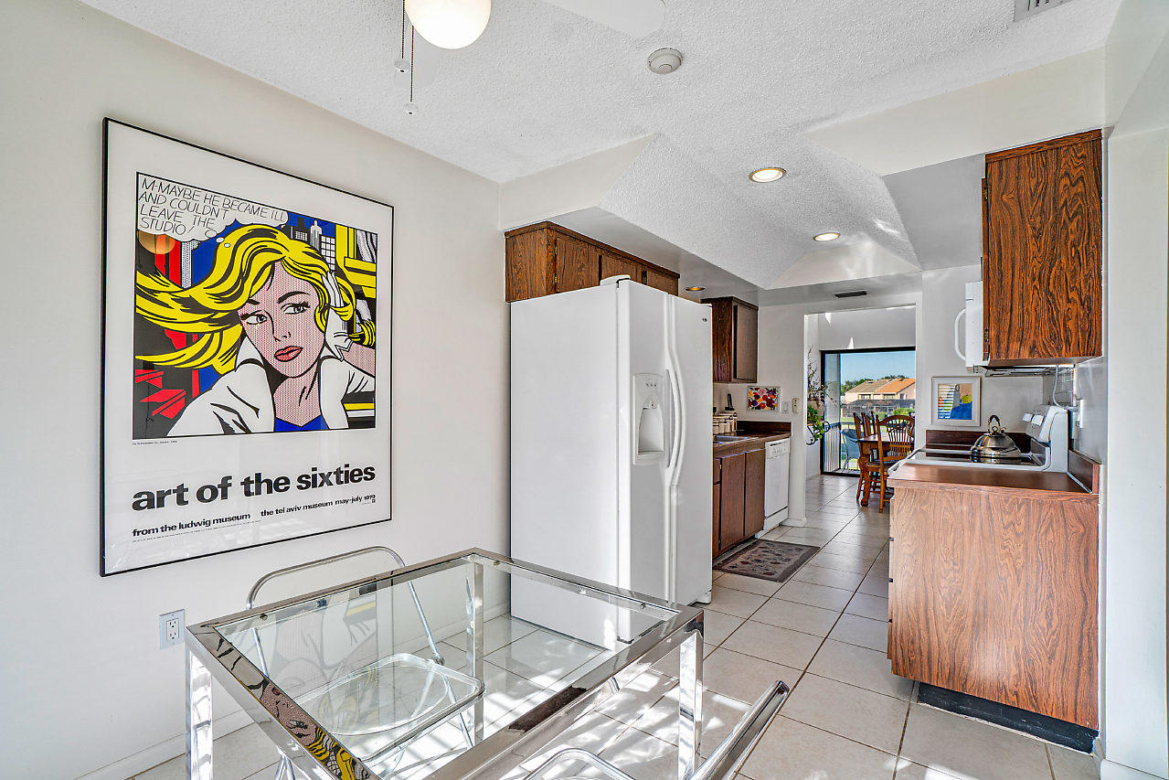 7773 Lakeside Boulevard, Unit G192 Boca Raton, FL 33434 - Photo 18 of 57 KITCHEN