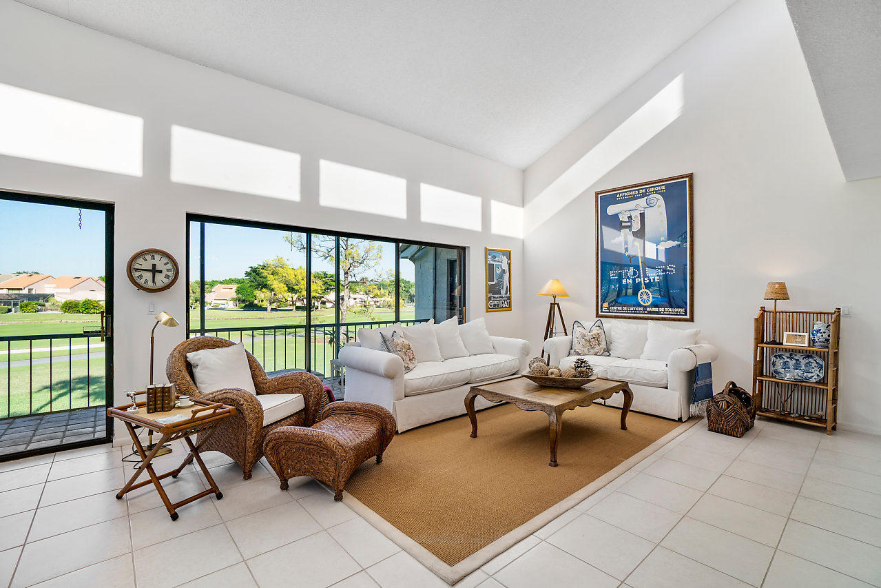 7773 Lakeside Boulevard, Unit G192 Boca Raton, FL 33434 - Photo 5 of 57 Living Room