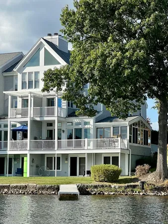 $1,050,000 | 22 Union Point Road, Unit 22, Webster, MA 01570