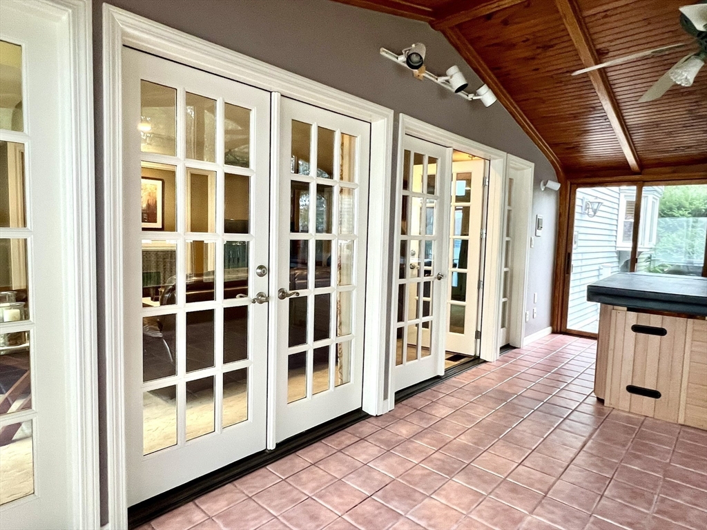 22 Union Point Road, Unit 22 Webster, MA 01570 - Photo 11 of 40