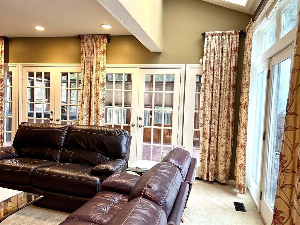 22 Union Point Road, Unit 22 Webster, MA 01570 - Photo 13 of 40