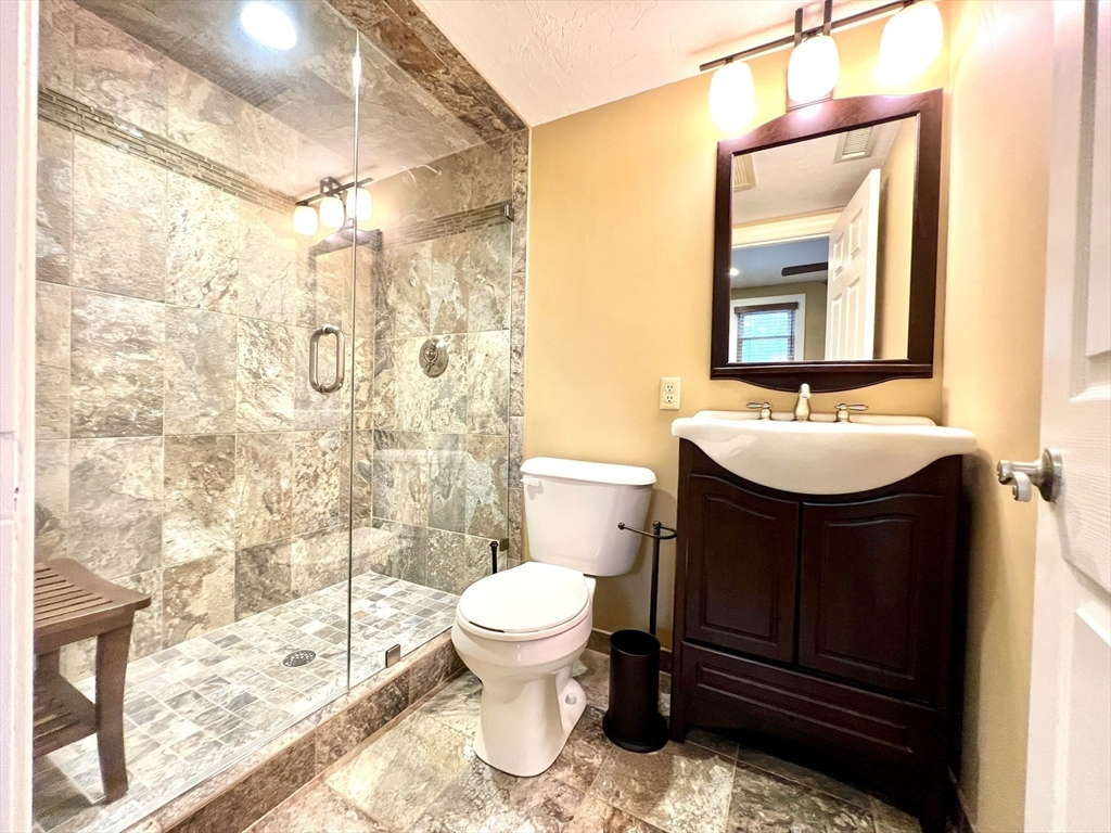 22 Union Point Road, Unit 22 Webster, MA 01570 - Photo 27 of 40