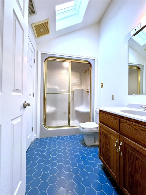 22 Union Point Road, Unit 22 Webster, MA 01570 - Photo 37 of 40