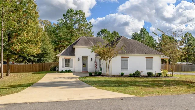 $410,000 | 408 Sky Blue Drive, Pineville, LA 71360