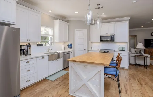 $410,000 | 408 Sky Blue Drive, Pineville, LA 71360