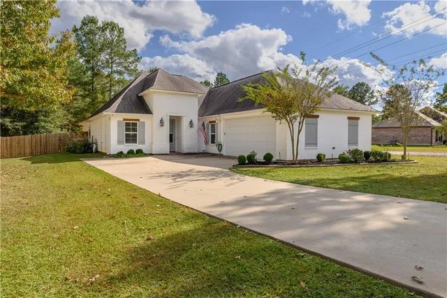$410,000 | 408 Sky Blue Drive, Pineville, LA 71360