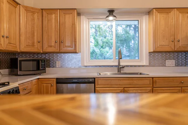 $285,000 | 202 West Maple Avenue, Scottville, MI 49454