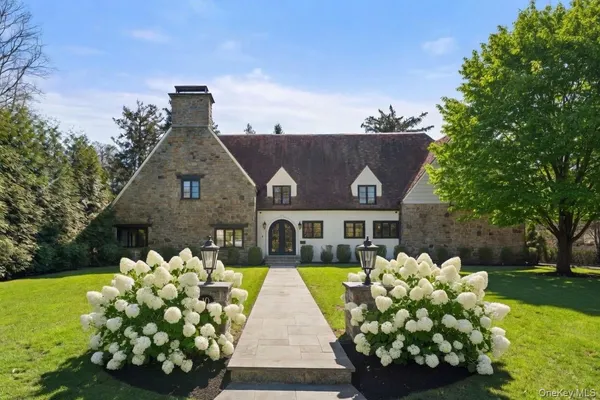 $3,595,000 | 10 Rutland Road, Scarsdale, NY 10583