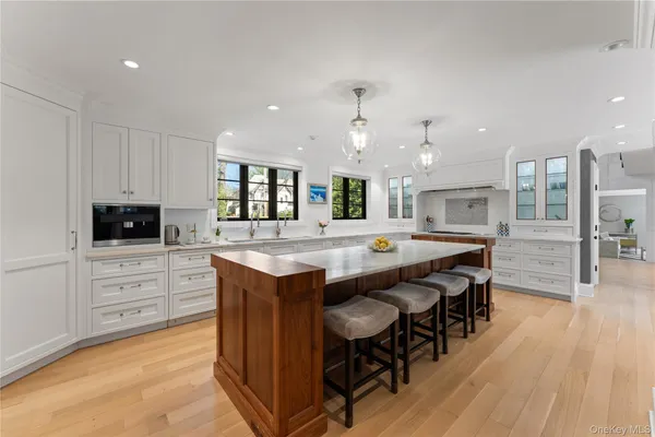 $3,595,000 | 10 Rutland Road, Scarsdale, NY 10583