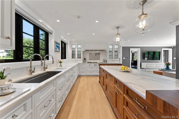 $3,595,000 | 10 Rutland Road, Scarsdale, NY 10583
