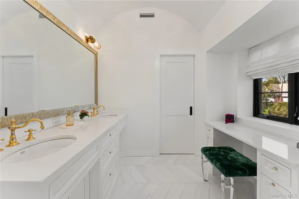 $3,595,000 | 10 Rutland Road, Scarsdale, NY 10583