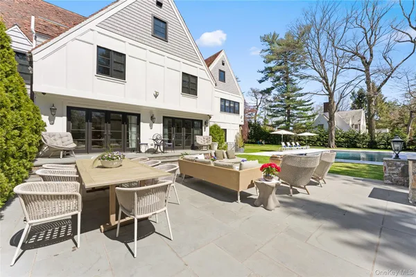 $3,595,000 | 10 Rutland Road, Scarsdale, NY 10583