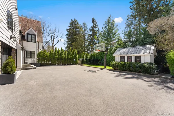 $3,595,000 | 10 Rutland Road, Scarsdale, NY 10583