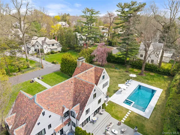 $3,595,000 | 10 Rutland Road, Scarsdale, NY 10583