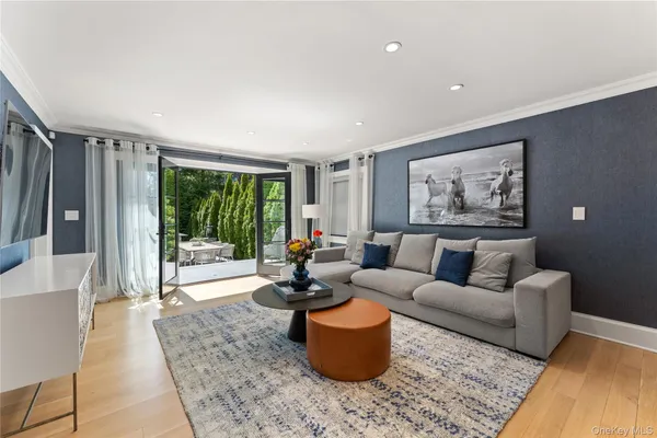 $3,595,000 | 10 Rutland Road, Scarsdale, NY 10583