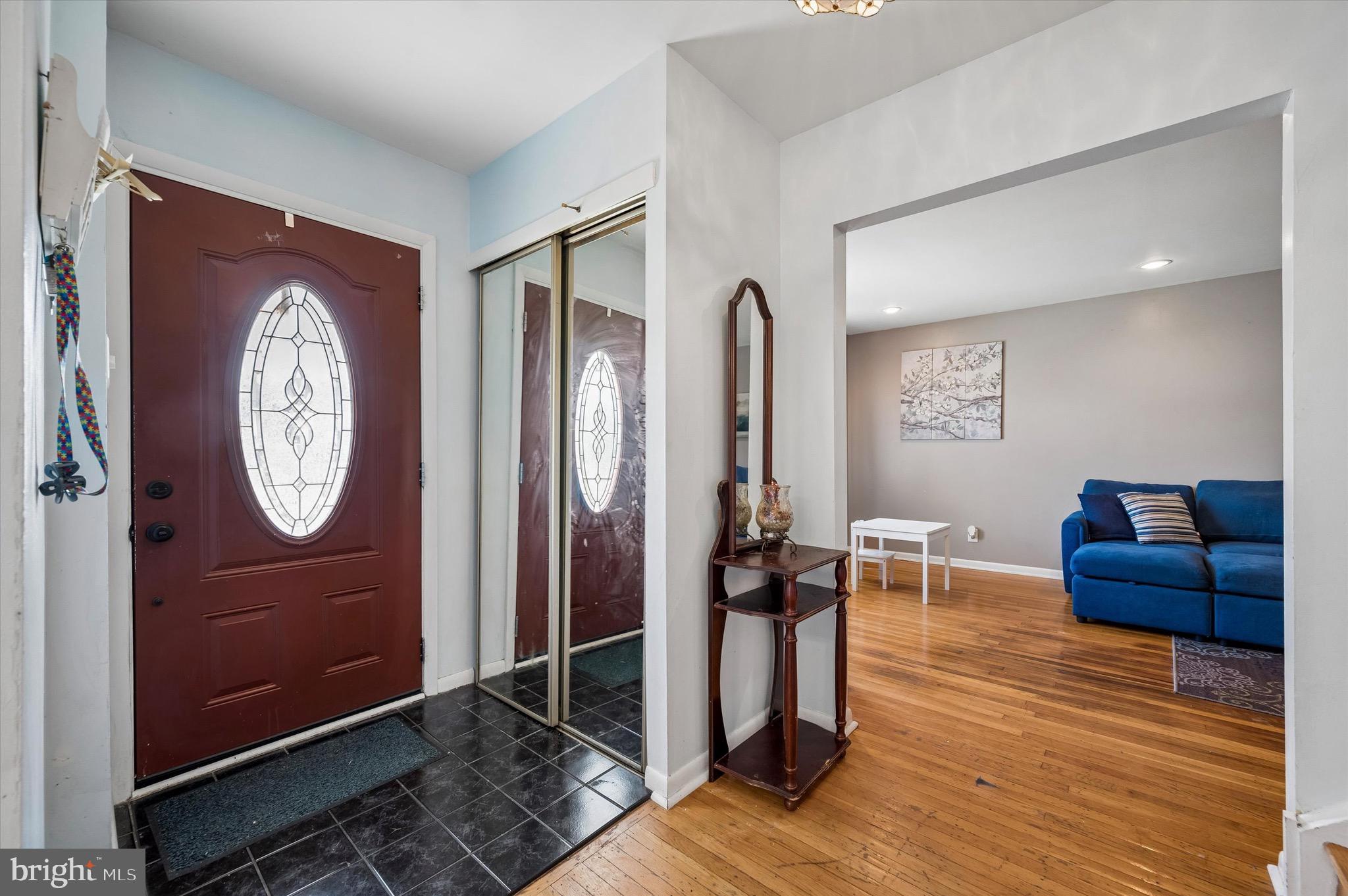 13036 Richwood Road Philadelphia, PA 19116 - Photo 3 of 29 Foyer