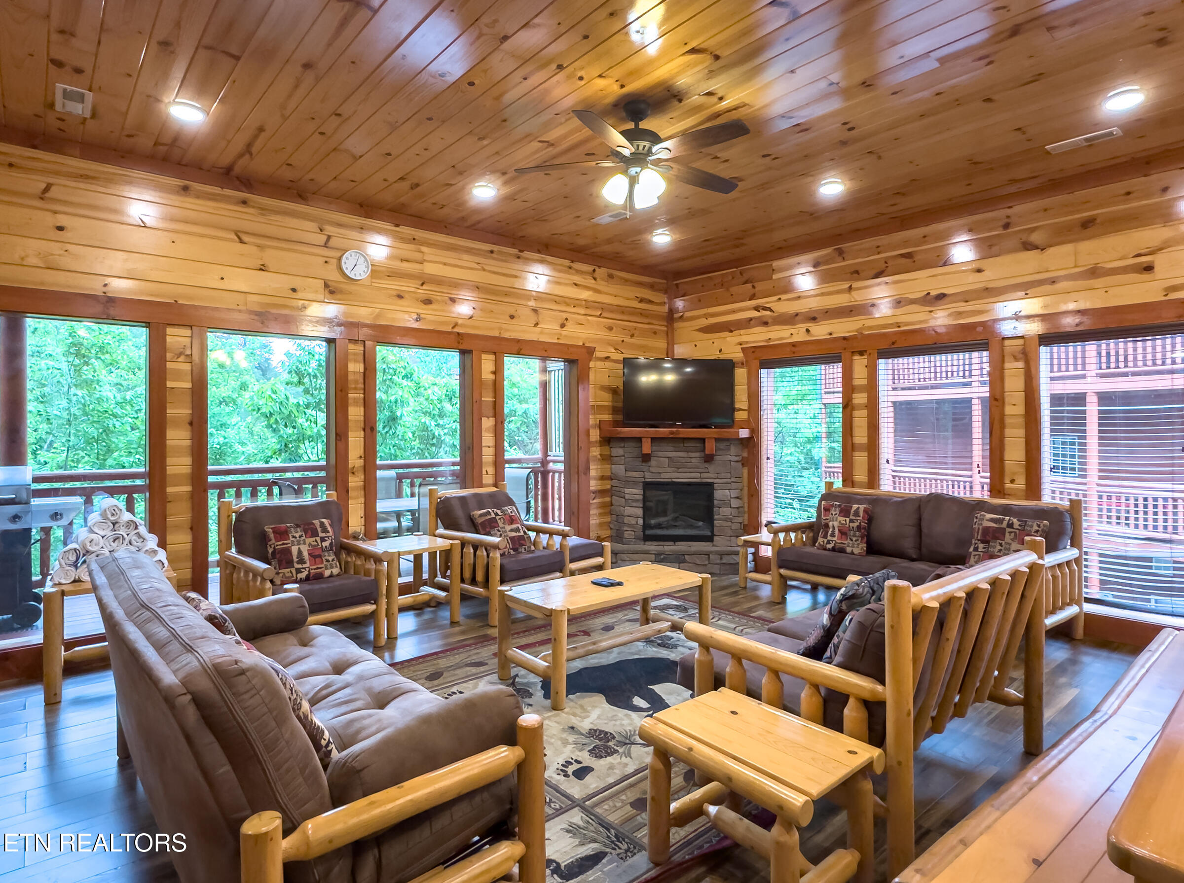 2316 Boulder Way Sevierville, TN 37862 - Photo 13 of 60 living room