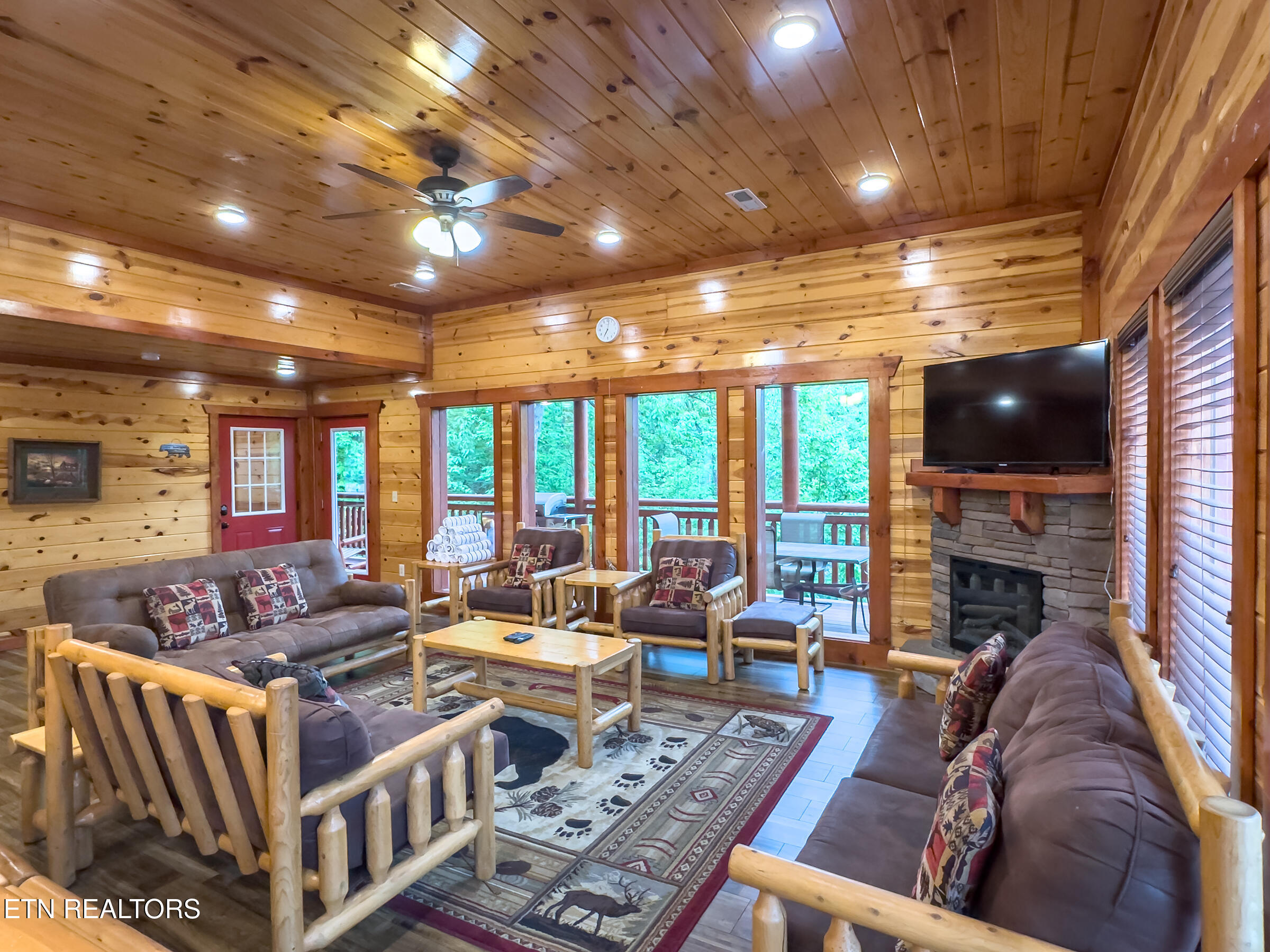 2316 Boulder Way Sevierville, TN 37862 - Photo 14 of 60 living room 4