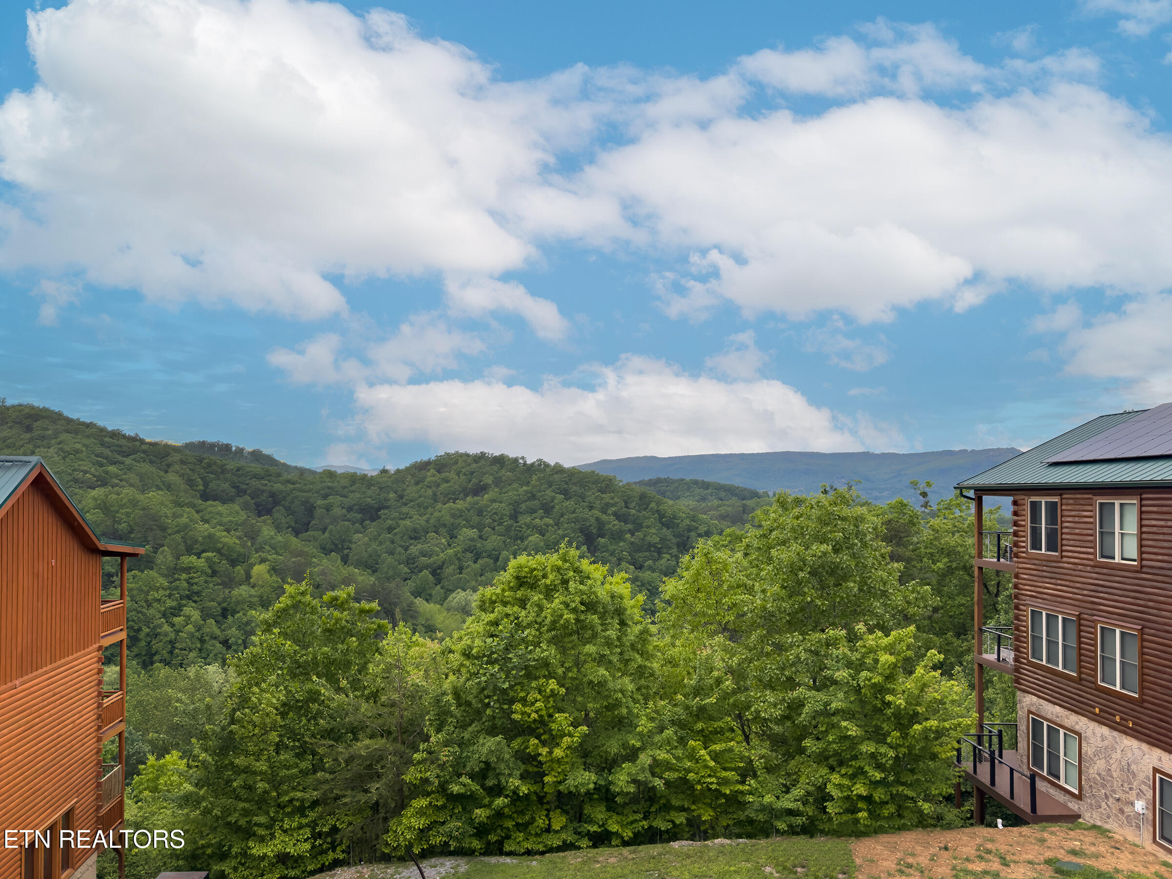 2316 Boulder Way Sevierville, TN 37862 - Photo 3 of 60 view 2