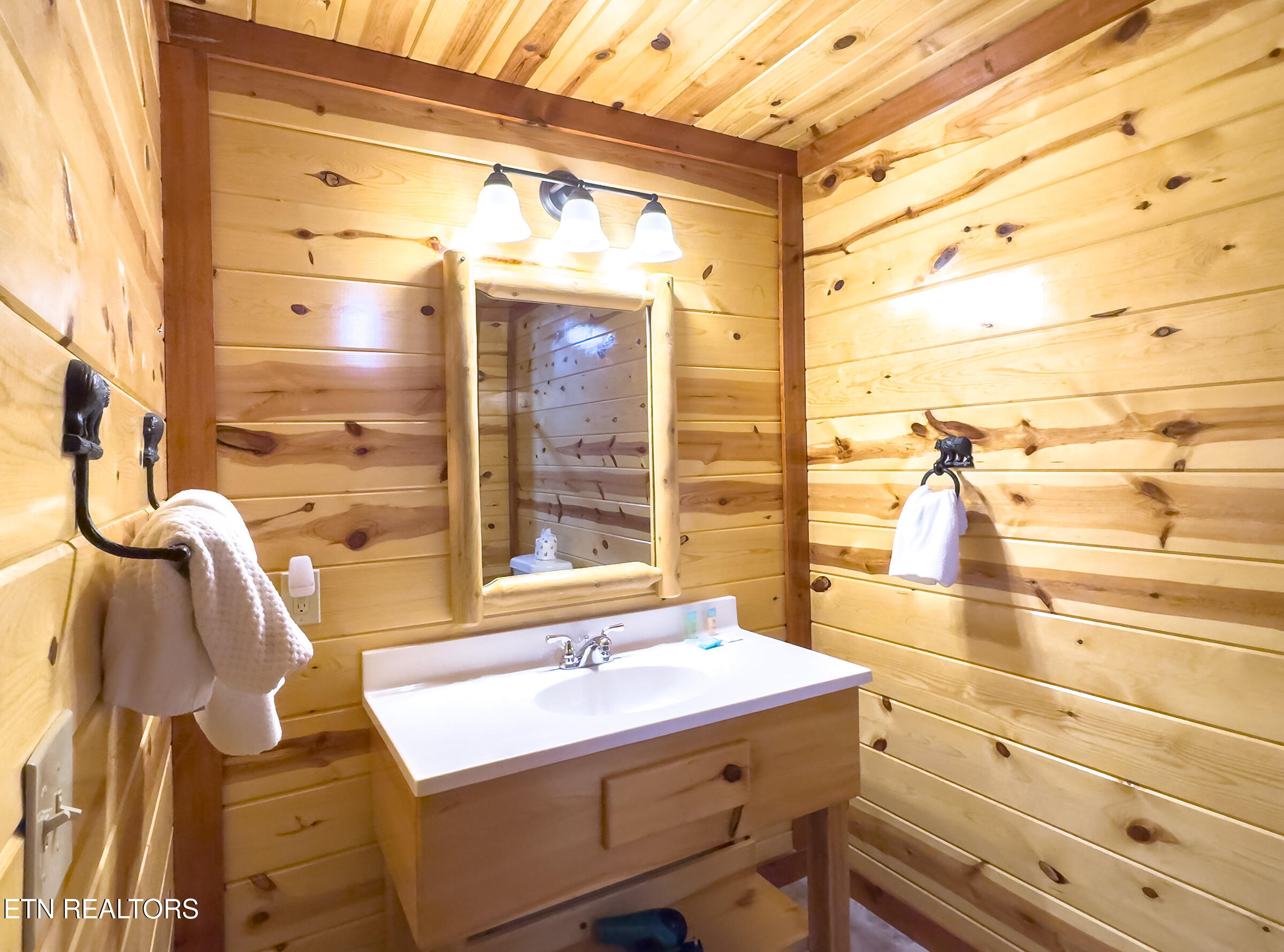 2316 Boulder Way Sevierville, TN 37862 - Photo 39 of 60 bathroom 1