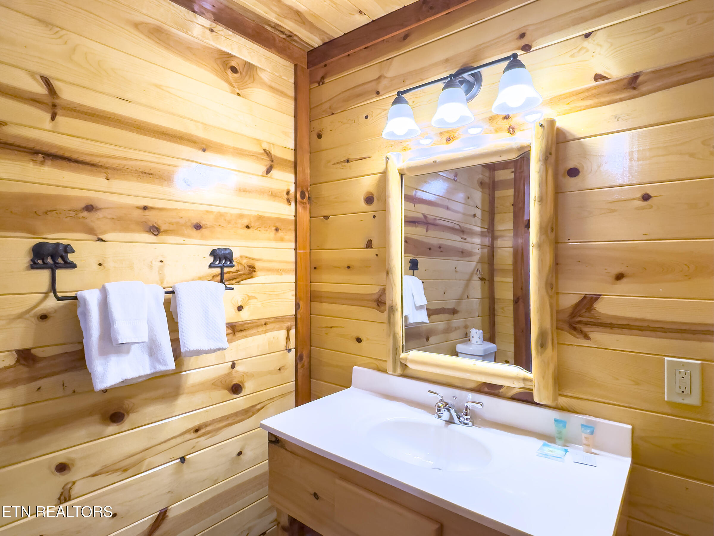 2316 Boulder Way Sevierville, TN 37862 - Photo 48 of 60 bathroom 5