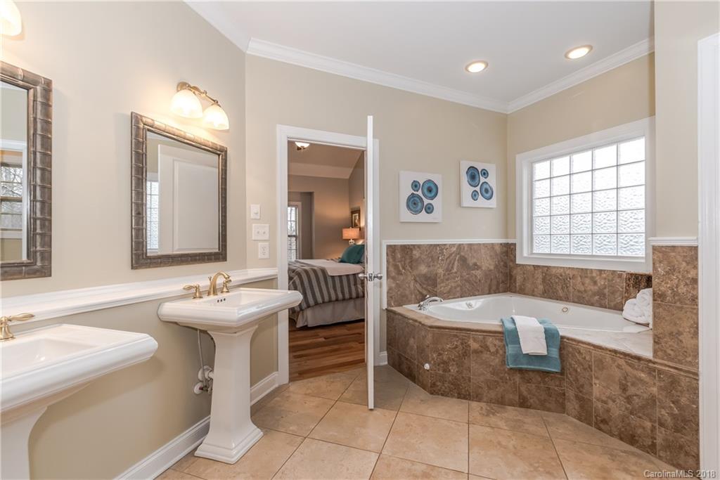 10932 Fox Hedge Road Matthews, NC 28105 - Photo 17 of 29 Gallery Image 17