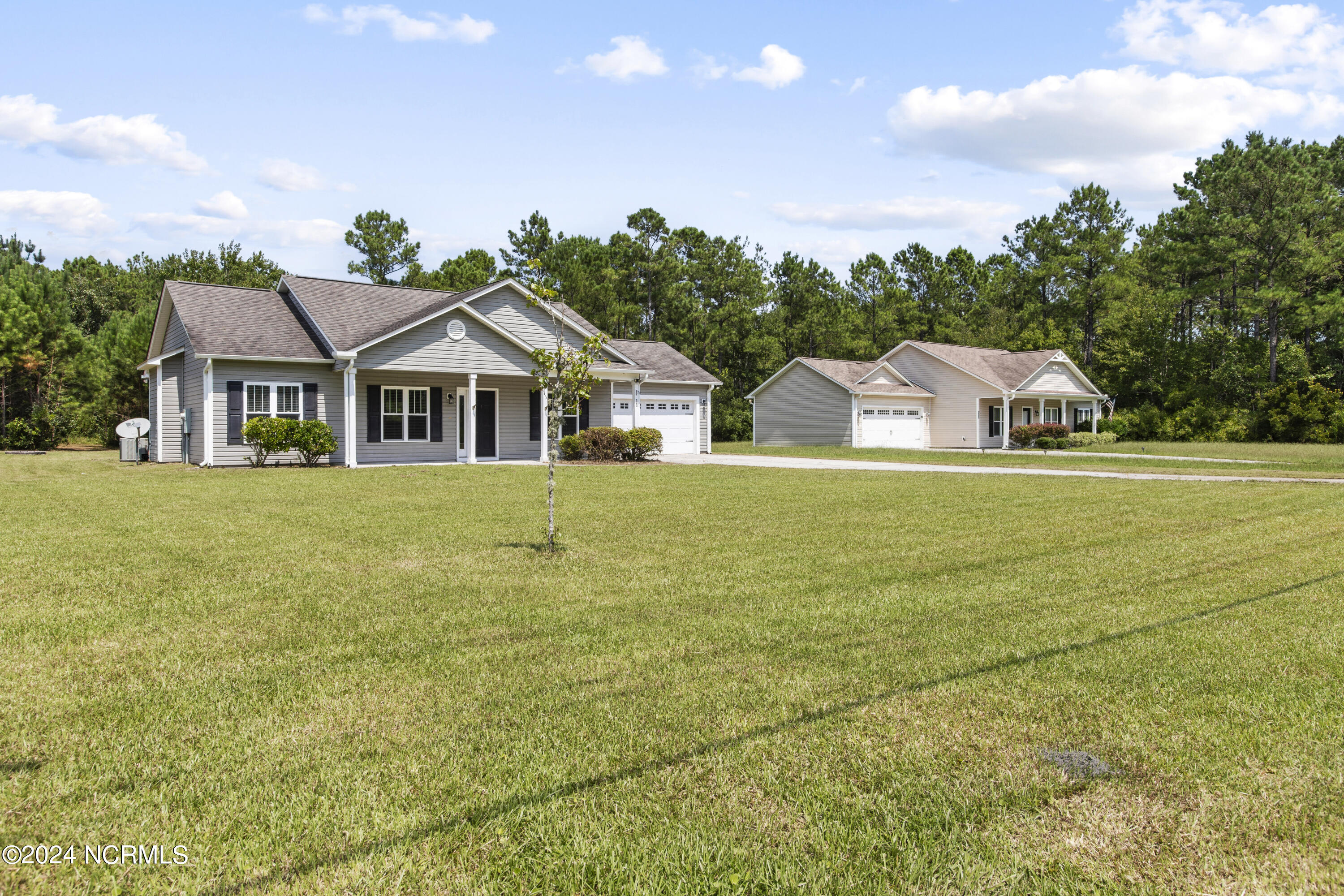 323 Folkstone Road Holly Ridge, NC 28445 - Photo 2 of 20 02 (1)