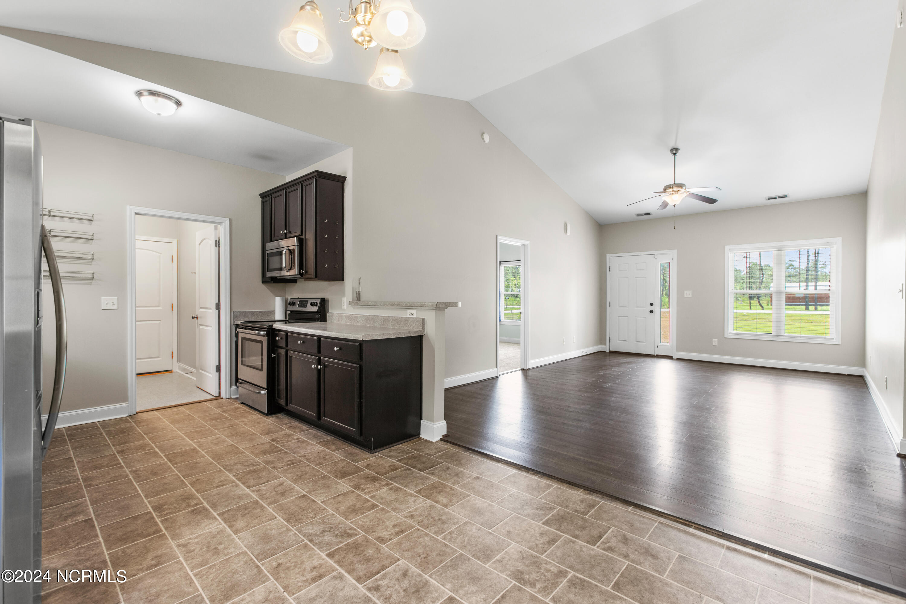 323 Folkstone Road Holly Ridge, NC 28445 - Photo 7 of 20 07 (1)