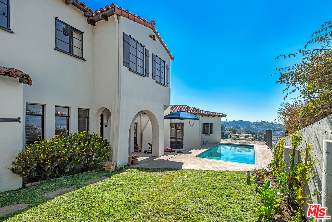 3551 Lowry Road Los Angeles, CA 90027 - Photo 37 of 50 a front view of a house with garden