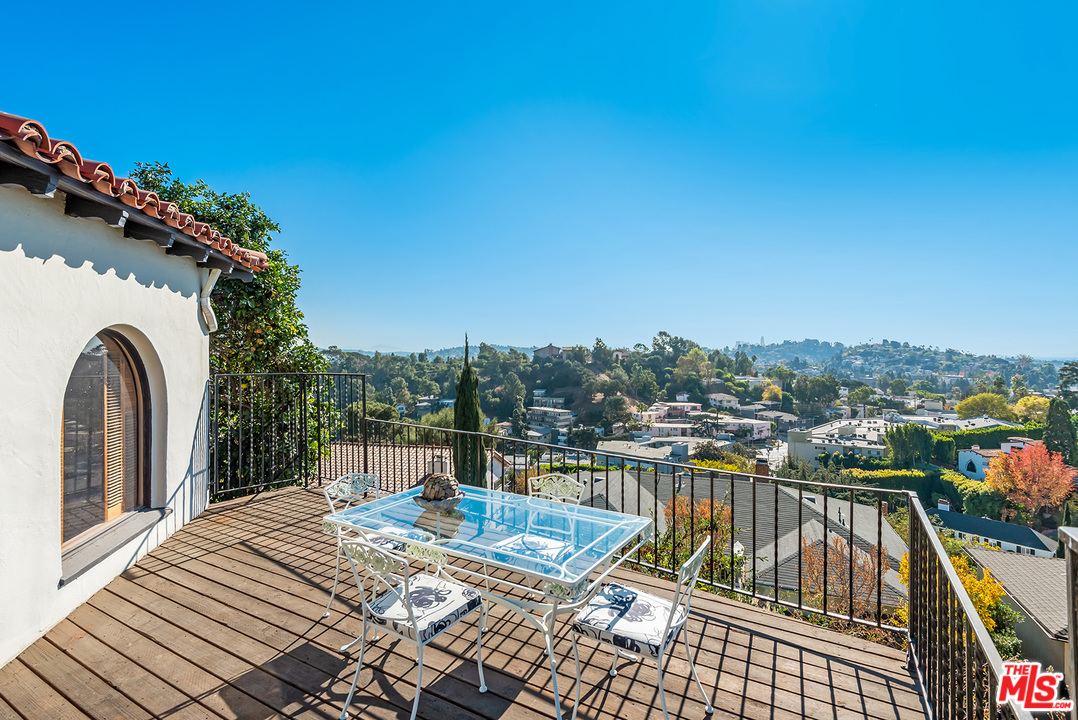 3551 Lowry Road Los Angeles, CA 90027 - Photo 43 of 50 a view of a balcony with two chairs