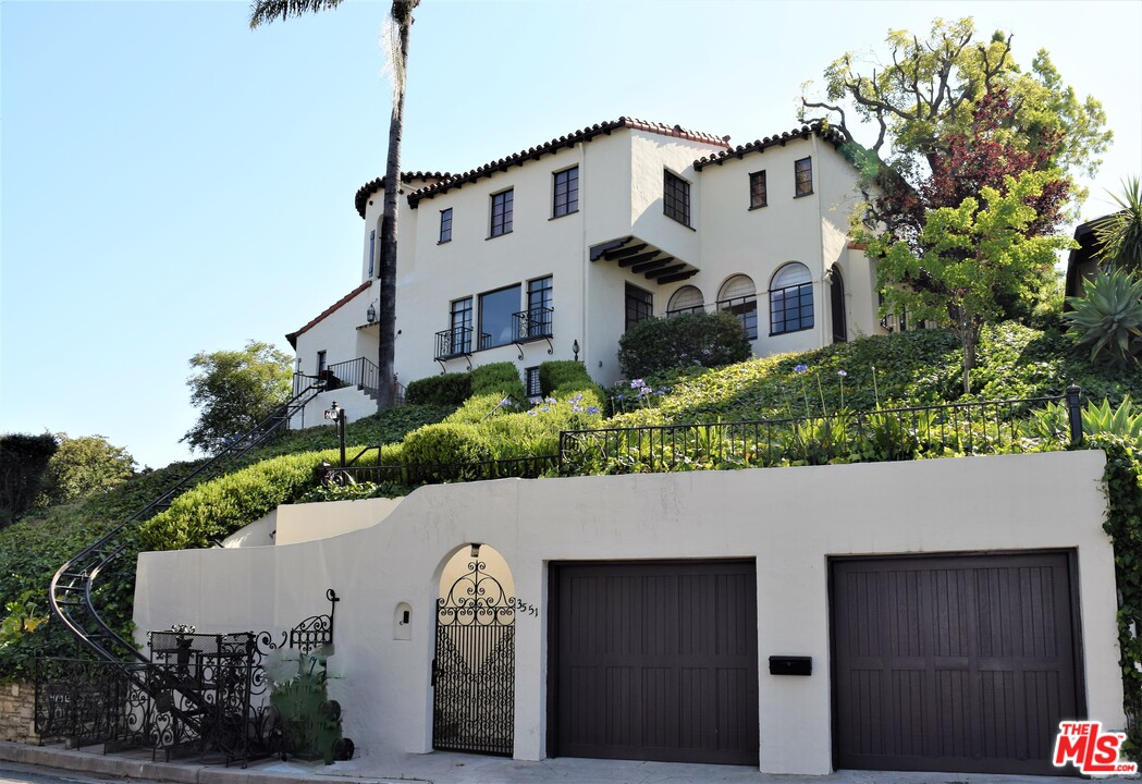 3551 Lowry Road Los Angeles, CA 90027 - Photo 50 of 50 a house view with a outdoor space