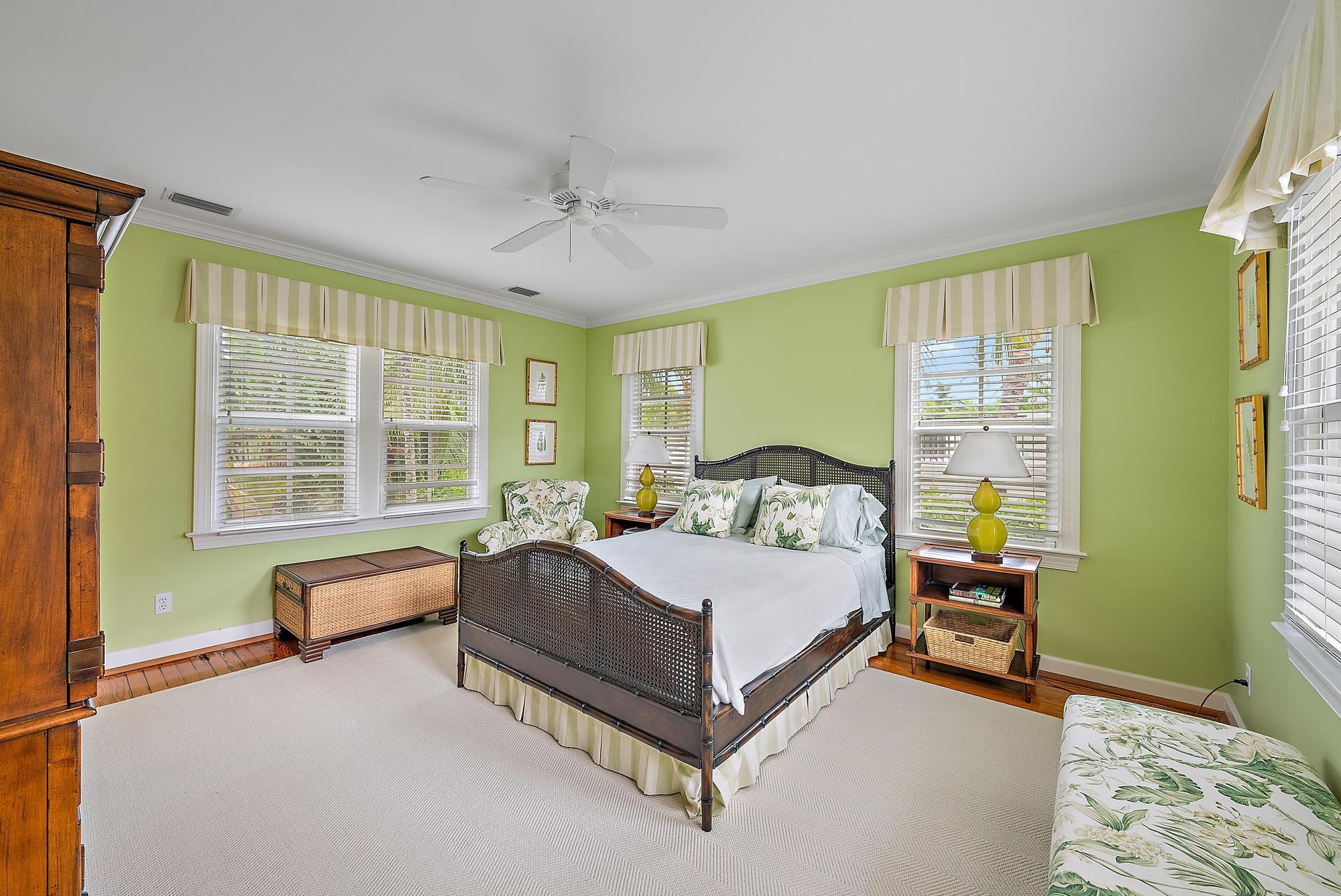325 Seaspray Avenue Palm Beach, FL 33480 - Photo 11 of 14 325 Seaspray Avenue-18