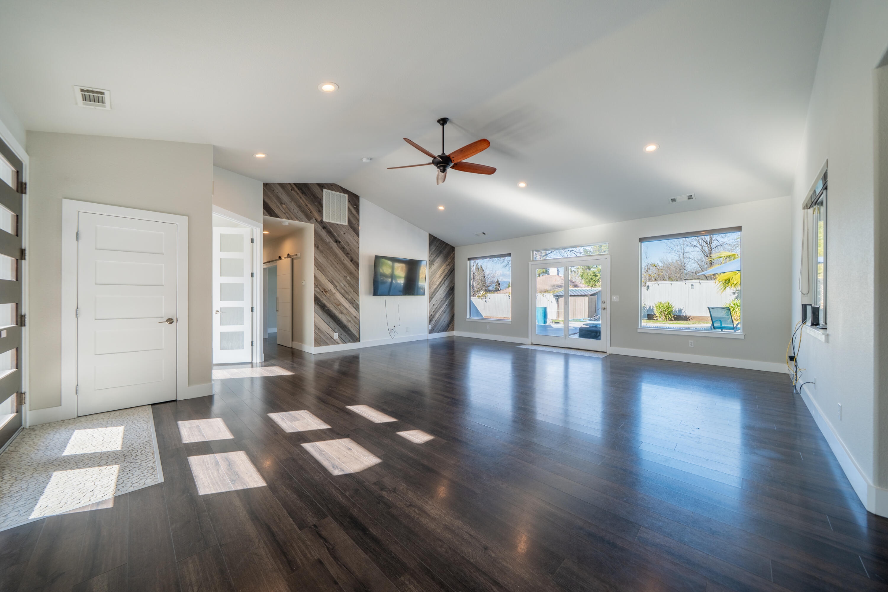 19340 Carnegie Court Redding, CA 96003 - Photo 11 of 62 19340 Carnegie Ct-21