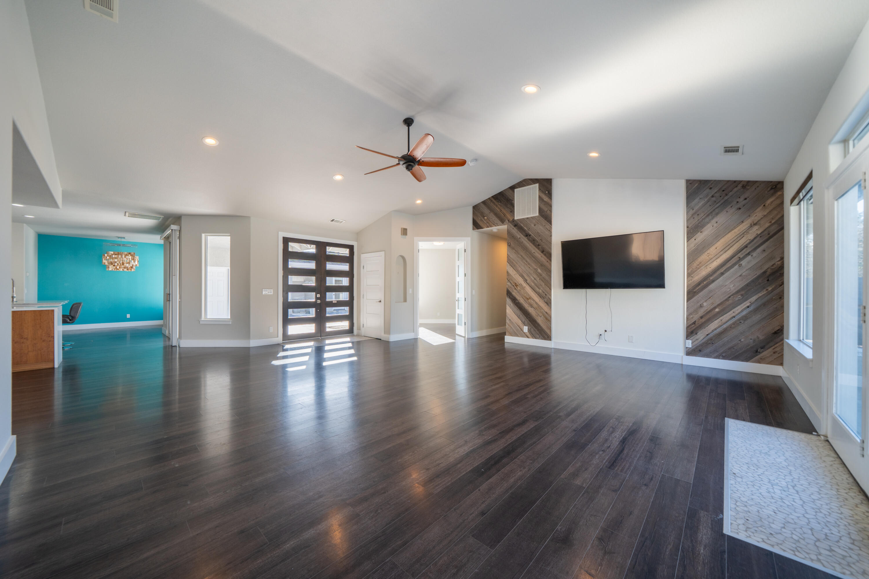 19340 Carnegie Court Redding, CA 96003 - Photo 12 of 62 19340 Carnegie Ct-22