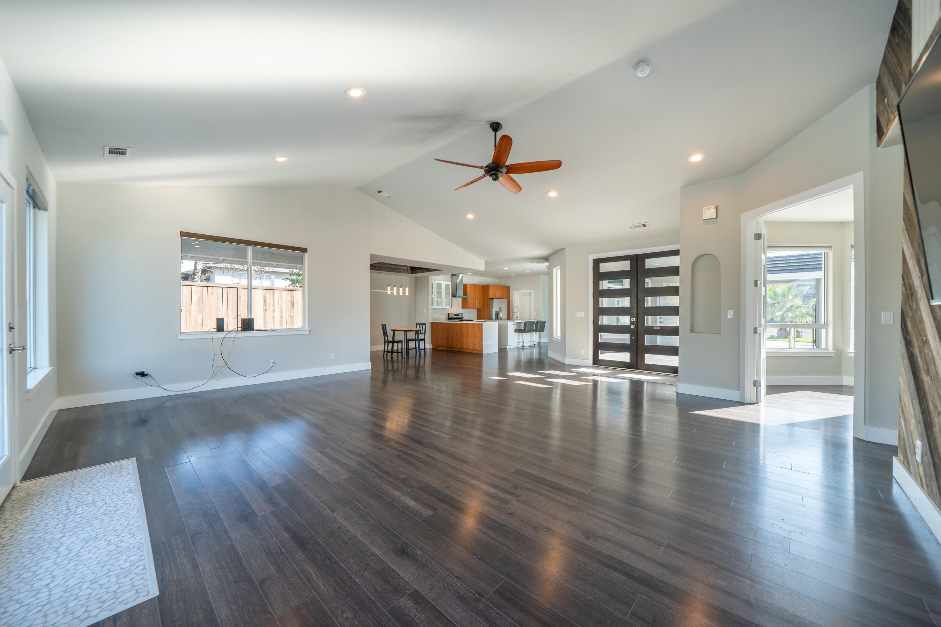 19340 Carnegie Court Redding, CA 96003 - Photo 13 of 62 19340 Carnegie Ct-23