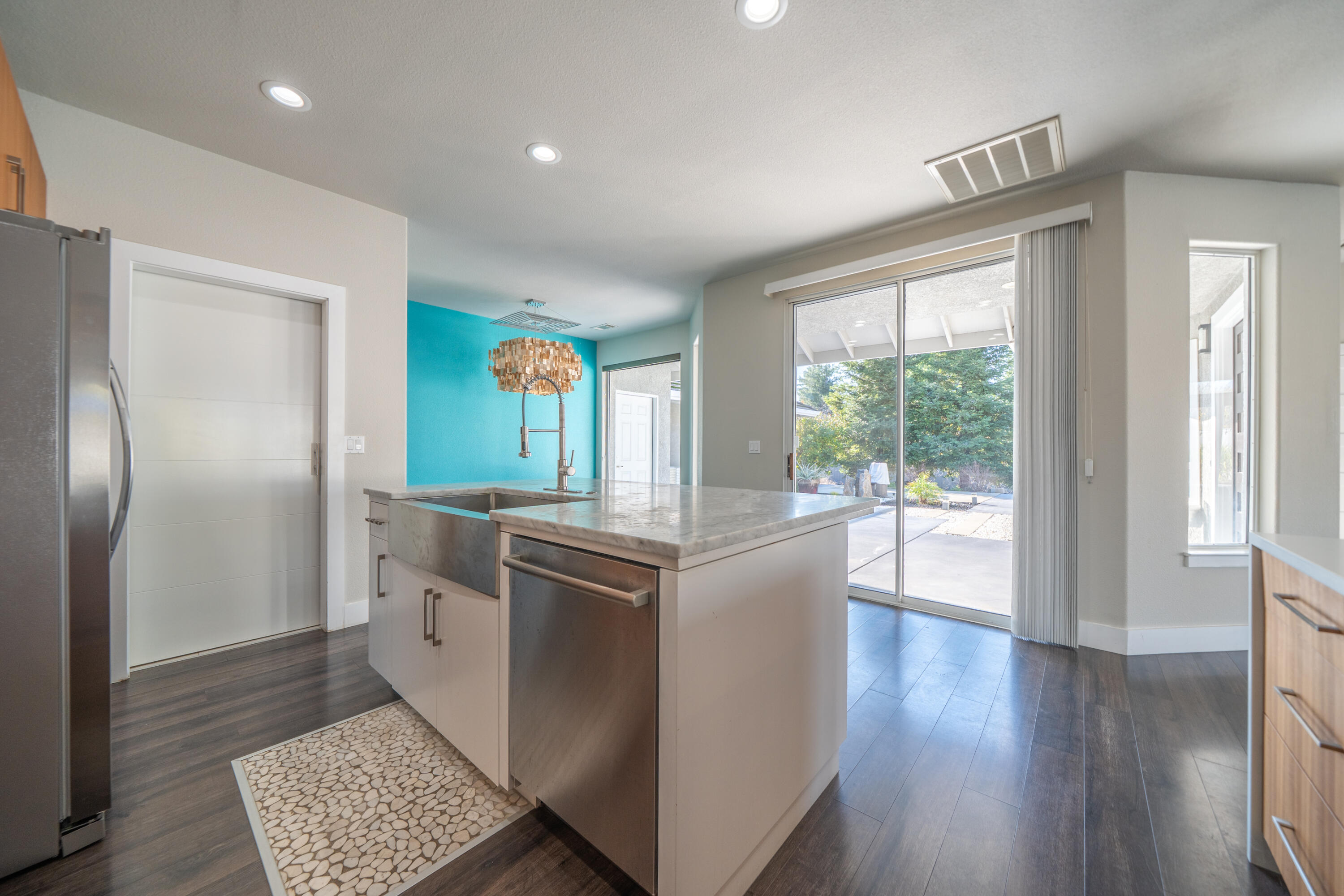 19340 Carnegie Court Redding, CA 96003 - Photo 22 of 62 19340 Carnegie Ct-34