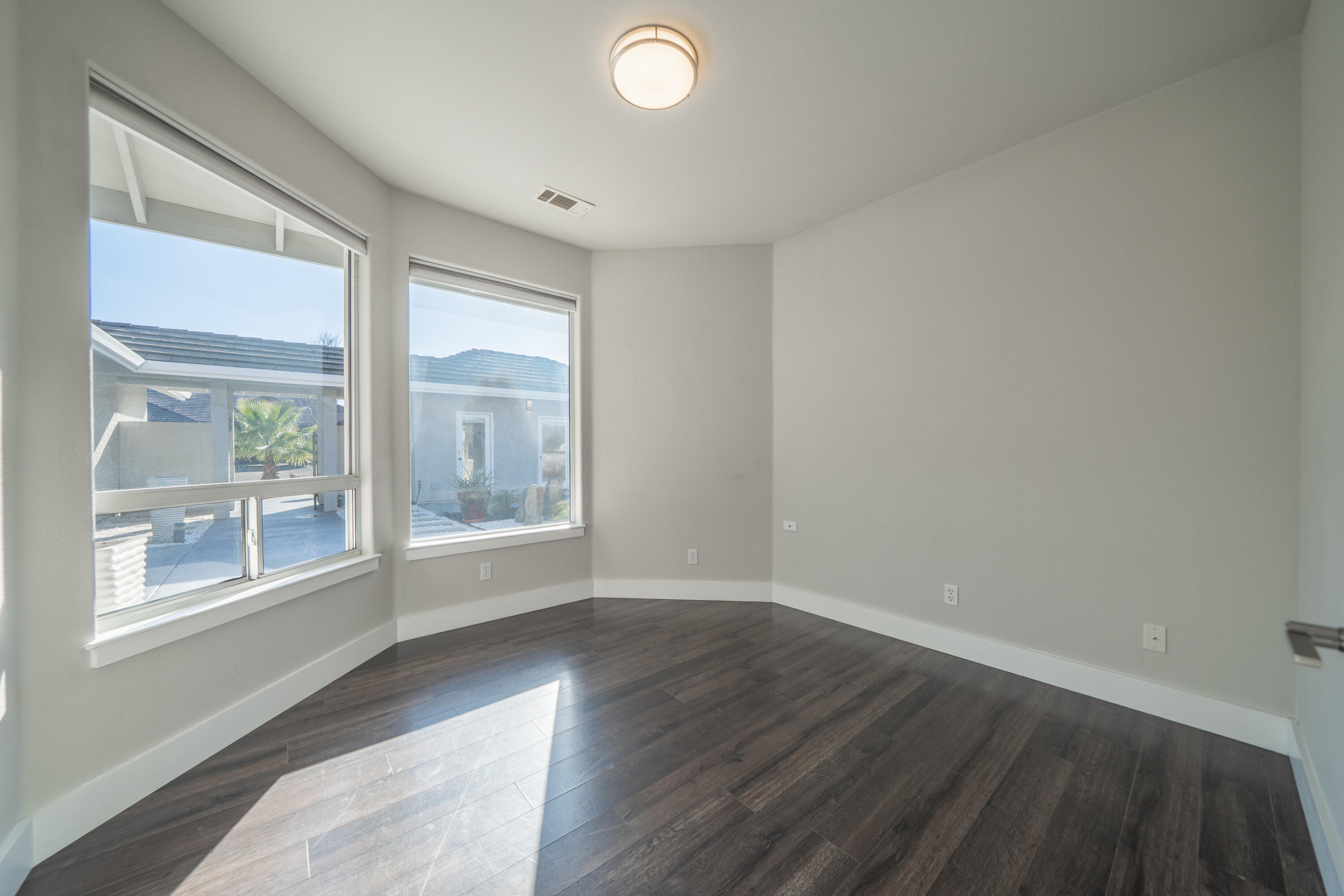 19340 Carnegie Court Redding, CA 96003 - Photo 26 of 62 19340 Carnegie Ct-38