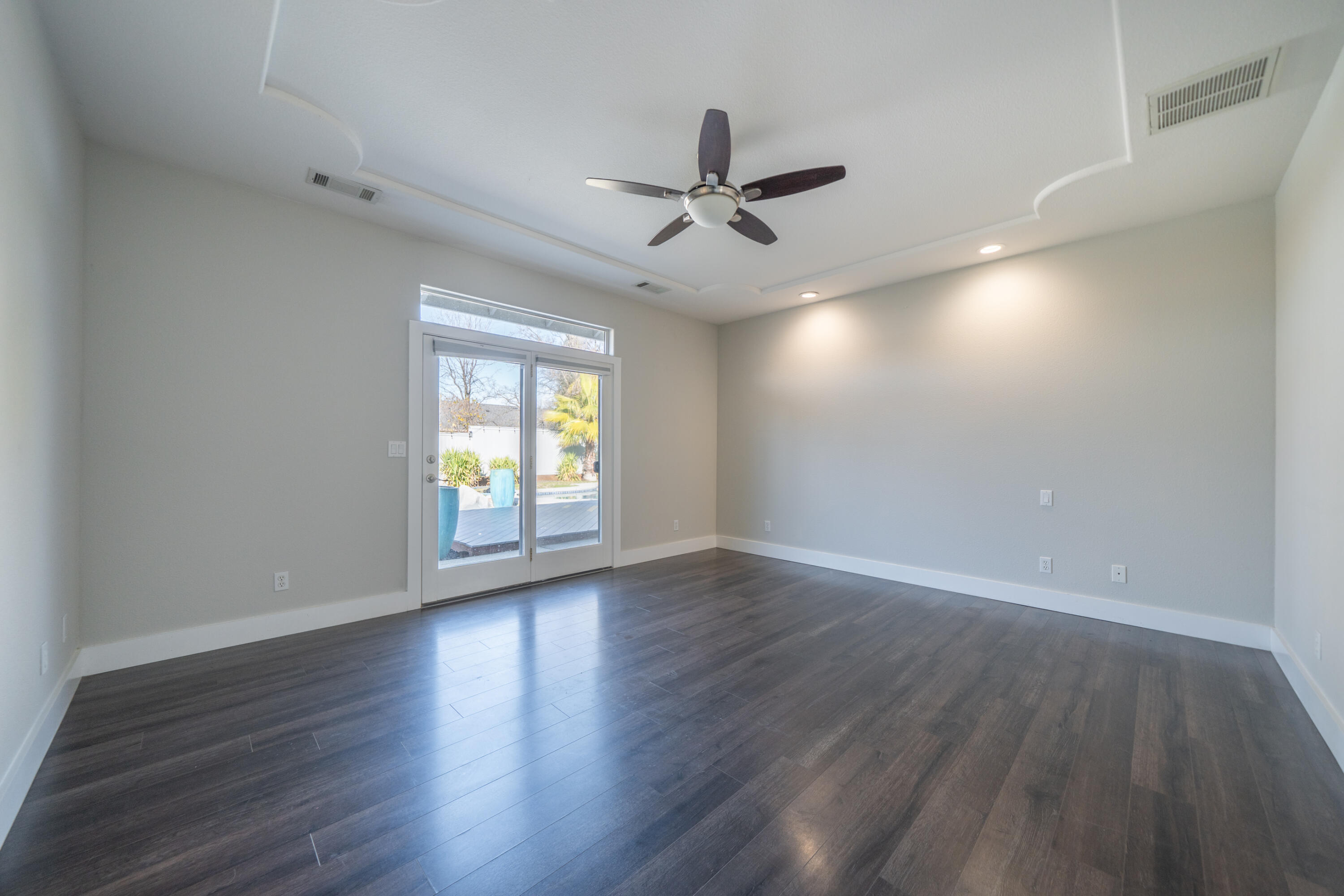 19340 Carnegie Court Redding, CA 96003 - Photo 30 of 62 19340 Carnegie Ct-43