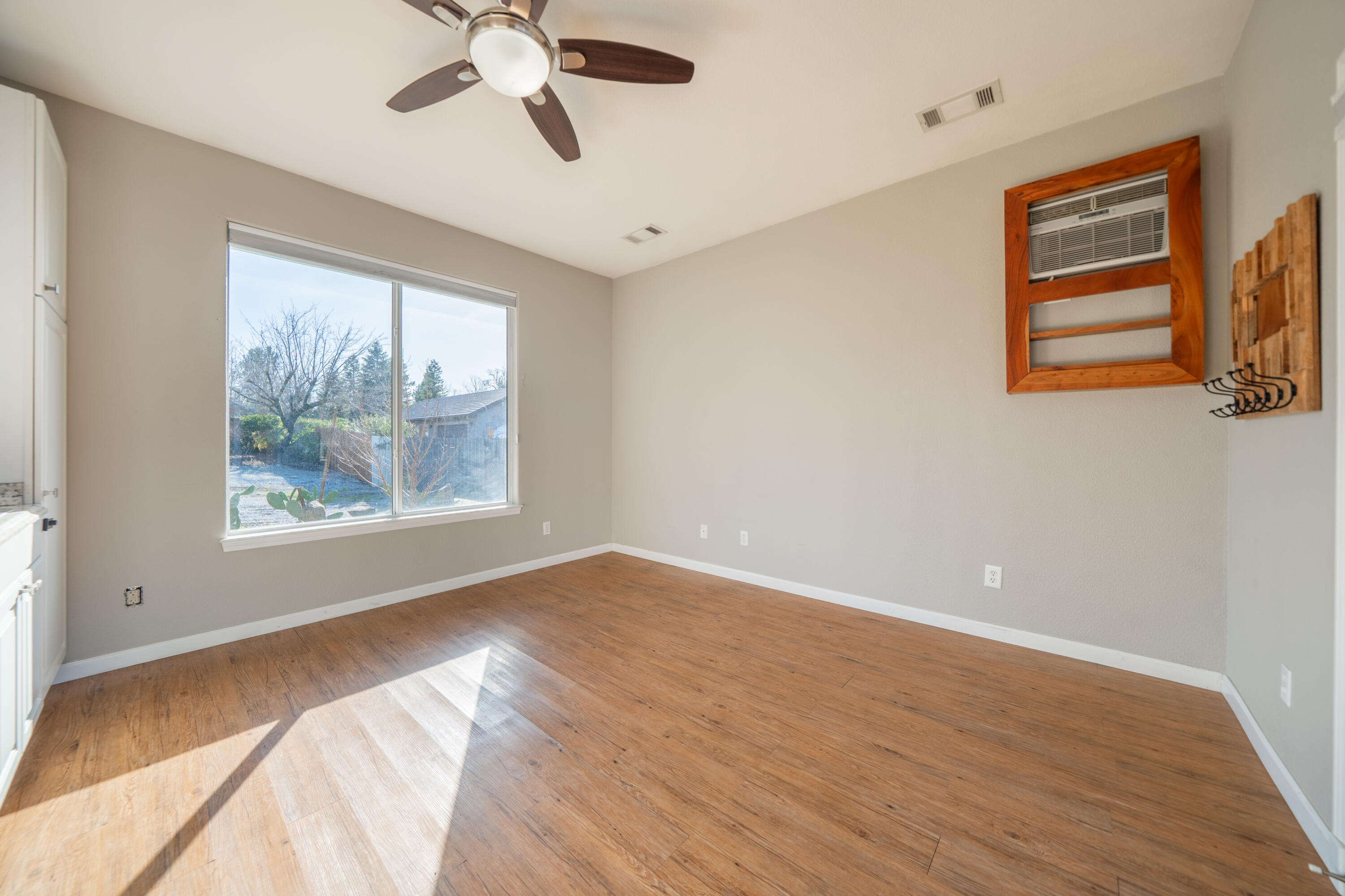 19340 Carnegie Court Redding, CA 96003 - Photo 37 of 62 19340 Carnegie Ct-54