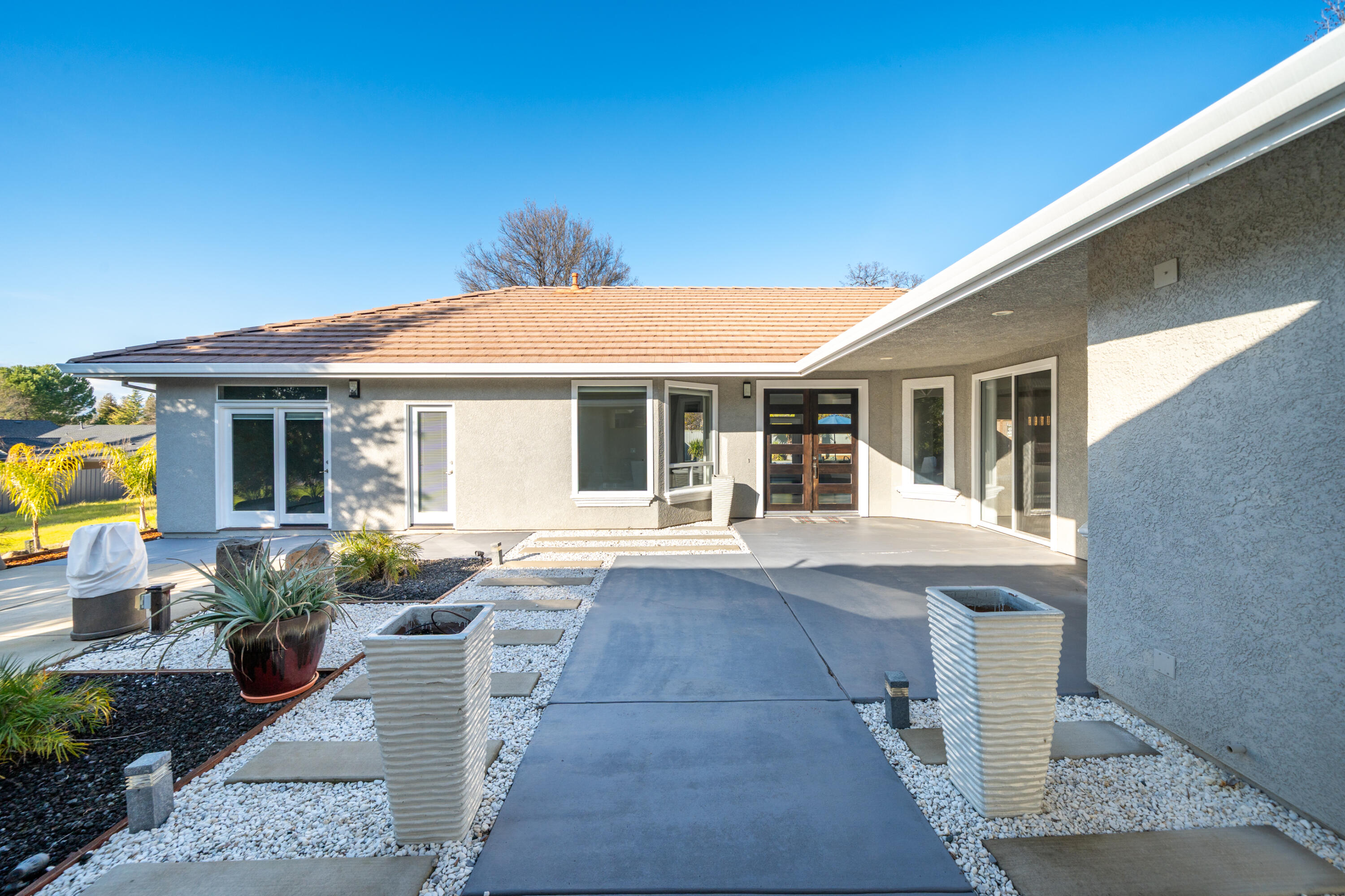 19340 Carnegie Court Redding, CA 96003 - Photo 4 of 62 19340 Carnegie Ct-11