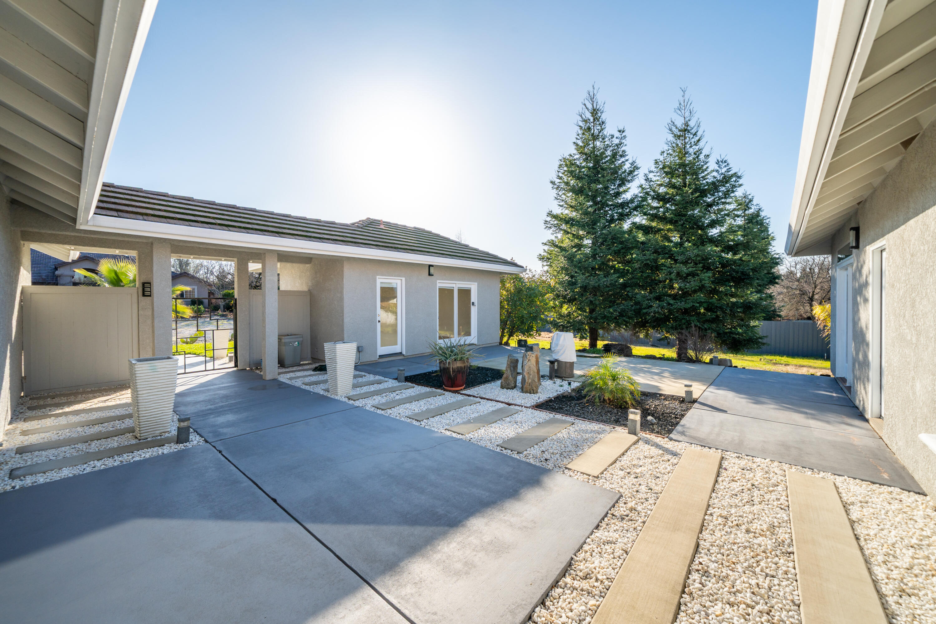 19340 Carnegie Court Redding, CA 96003 - Photo 6 of 62 19340 Carnegie Ct-14