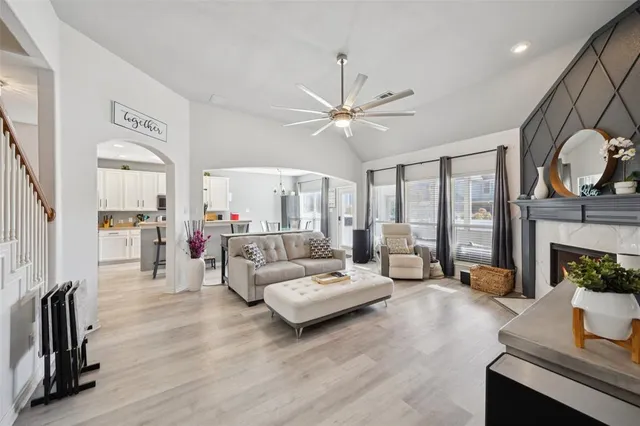 $435,000 | 1404 Southern Pine Drive, Savannah, TX 76227