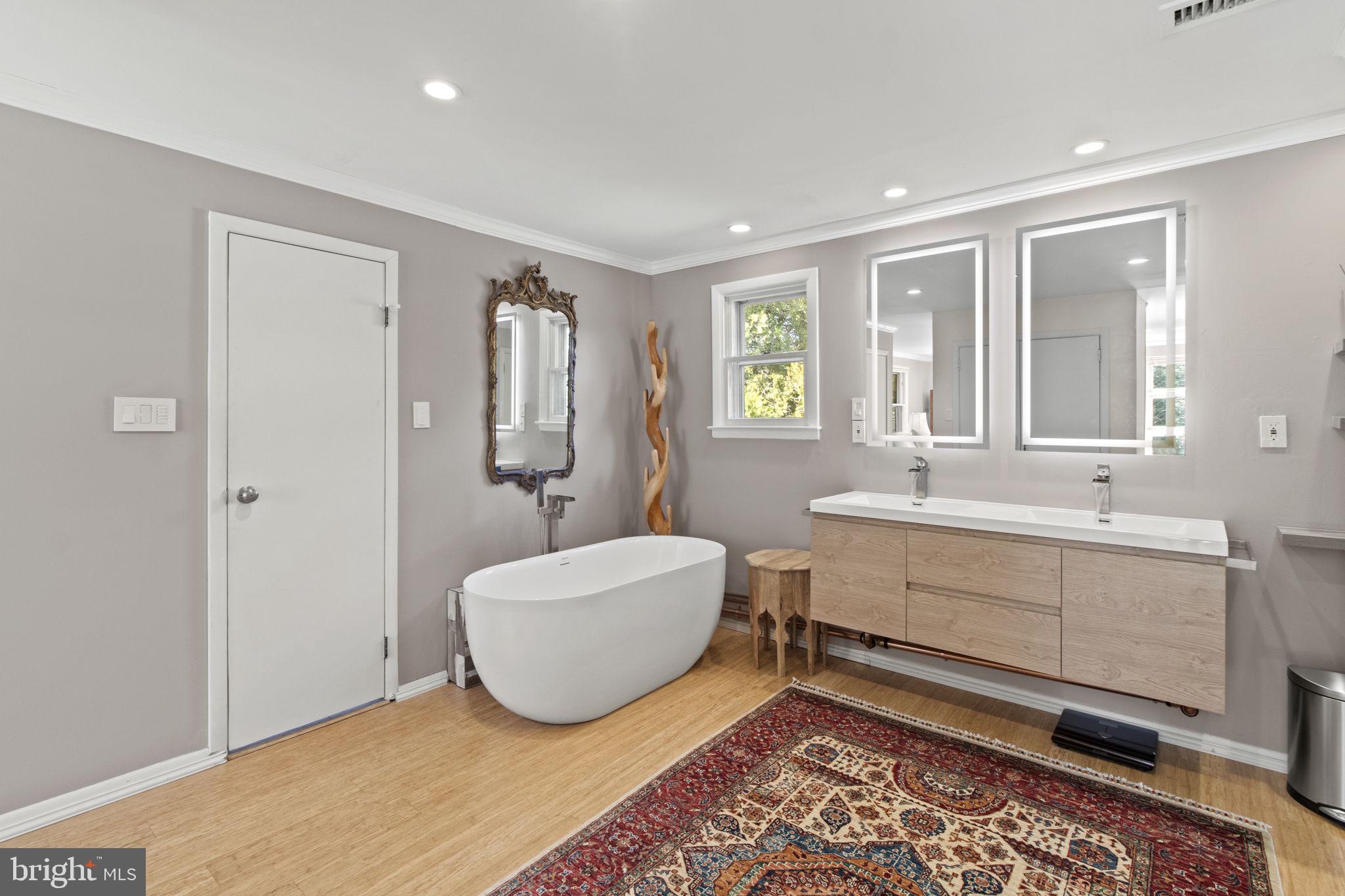 437 Crescent Road Wyncote, PA 19095 - Photo 24 of 53 Primary en-suite bathroom