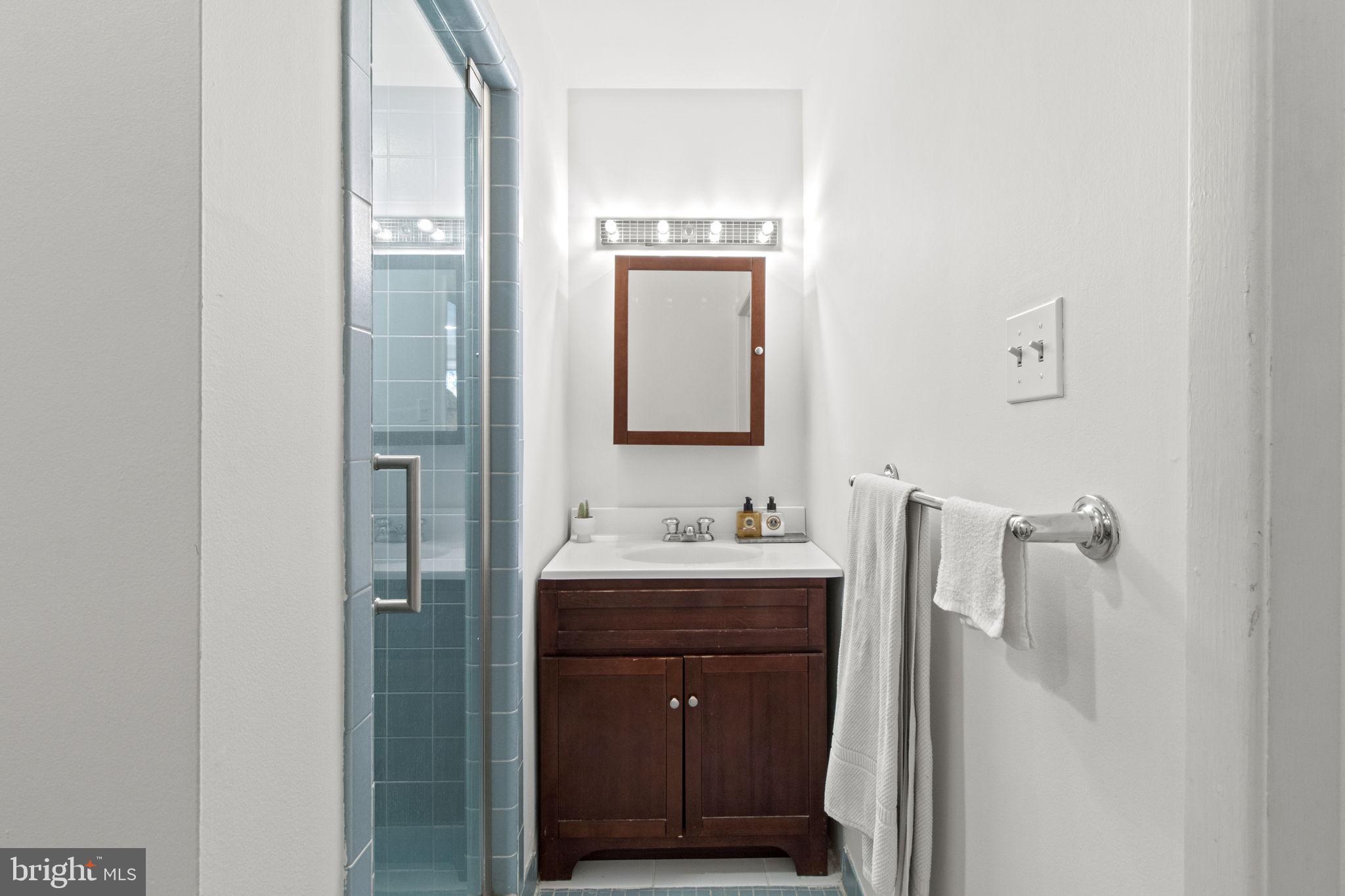 437 Crescent Road Wyncote, PA 19095 - Photo 29 of 53 En-suite bathroom