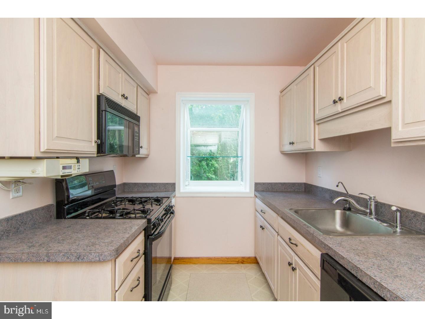 40 Belair Road Warminster, PA 18974 - Photo 6 of 25 Kitchen