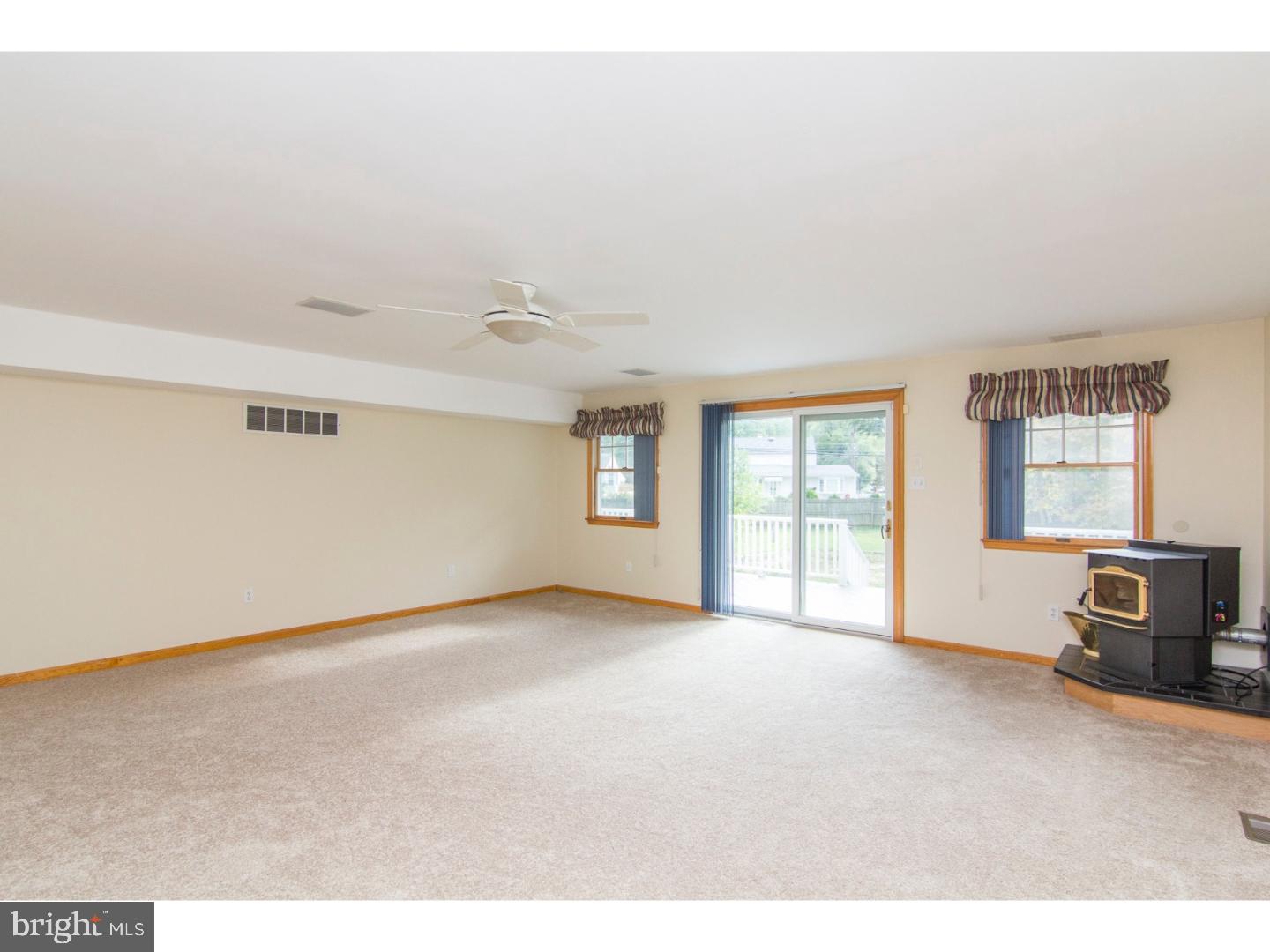 40 Belair Road Warminster, PA 18974 - Photo 8 of 25 Family Room